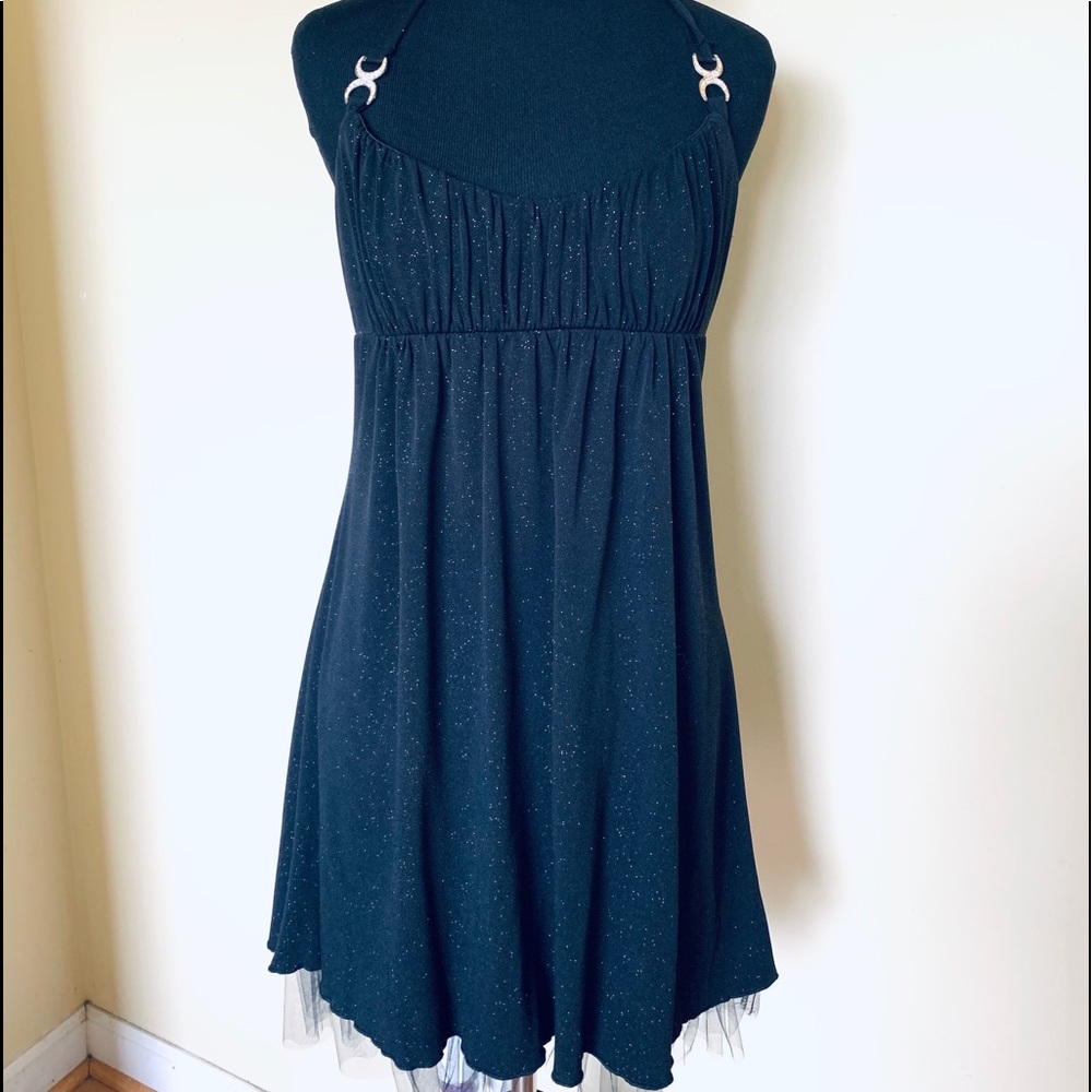 Cutest little black dinner dress 👗